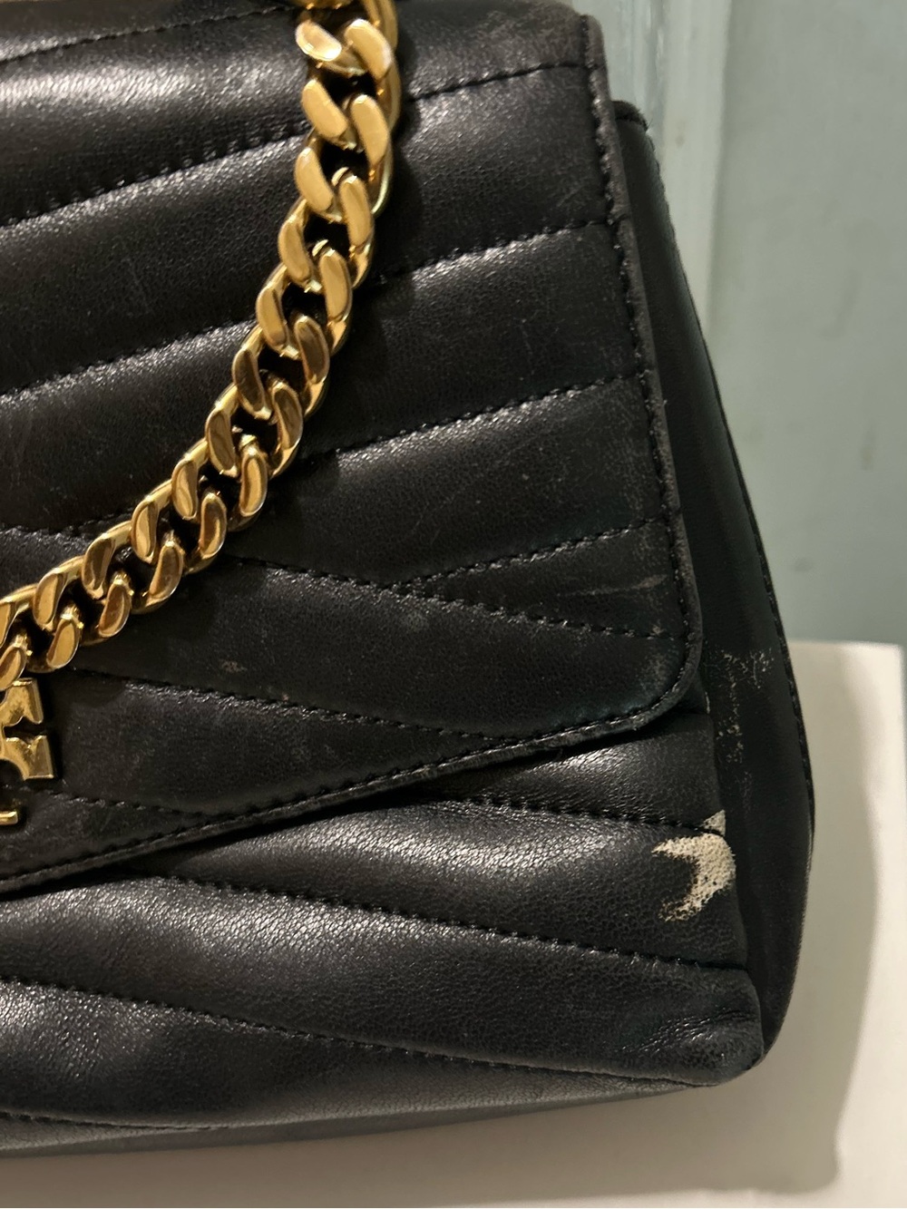 Tory Burch Black Quilted Shoulder Bag with Gold Chain - Picture 3 of 6